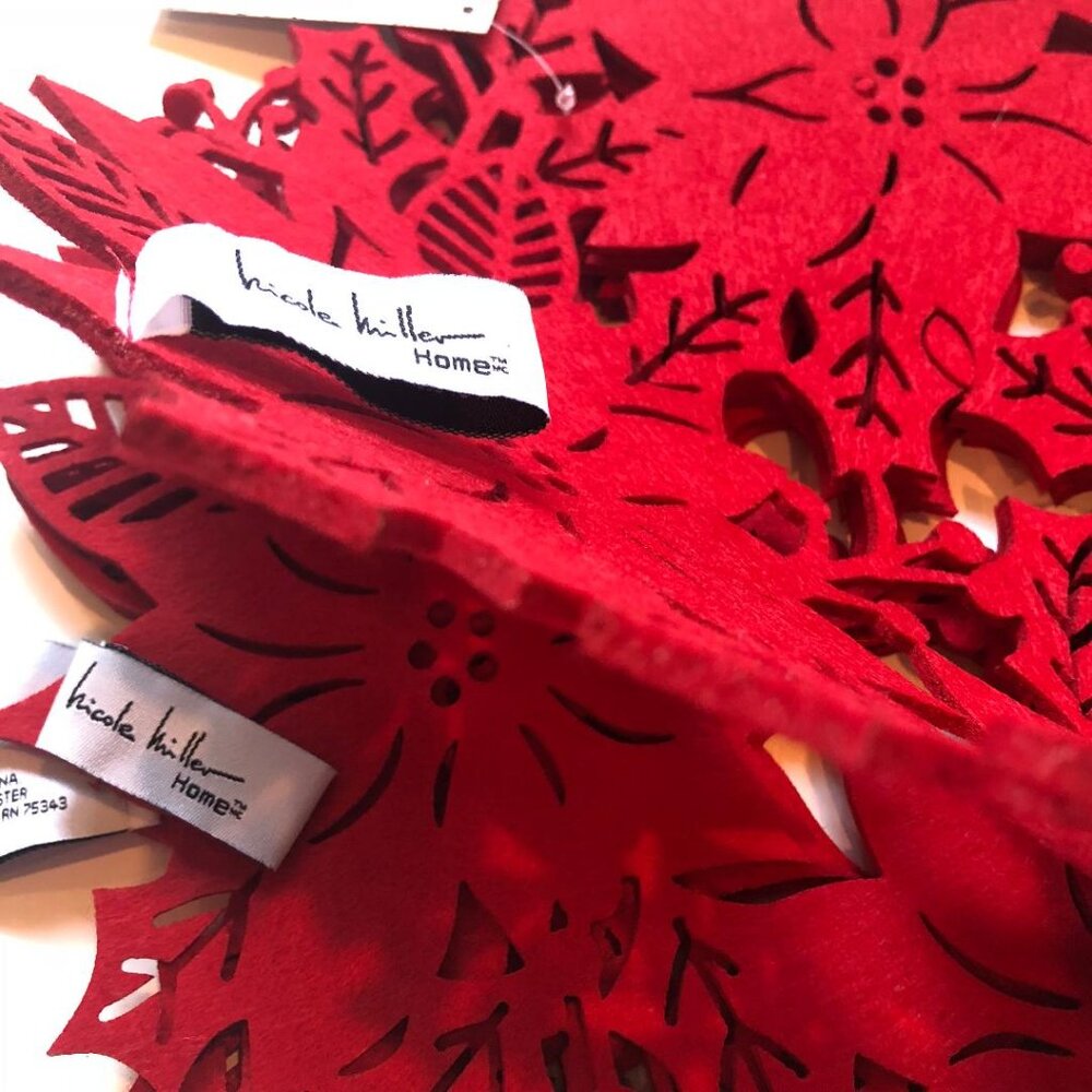 Nicole Miller Home, Red, Laser-Cut, Felt Poinsettia Placemats, Set of 4, NWT - Picture 6 of 6